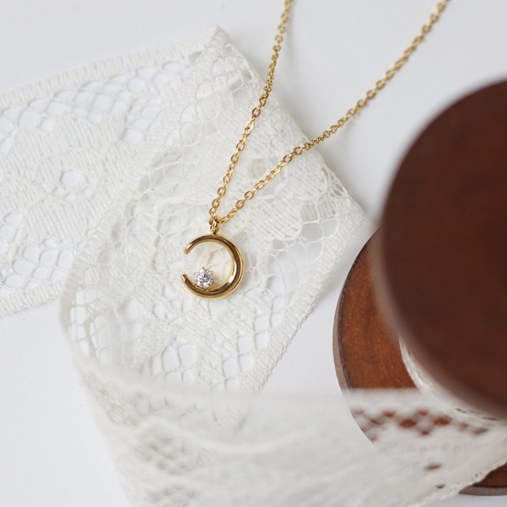 NEW 18K Gold Plated Diamond Crescent Moon Necklace - Picture 6 of 8